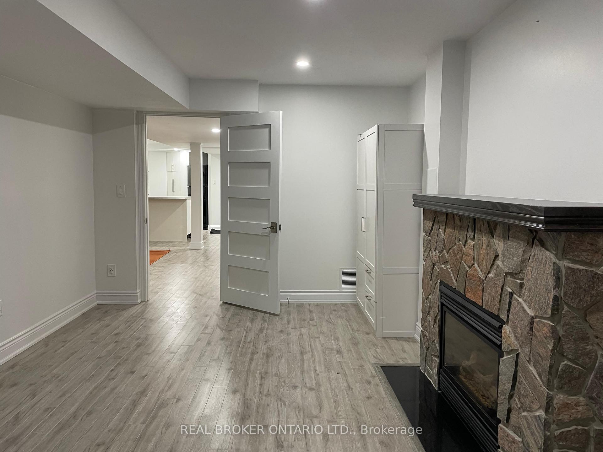 Photo 19 of 27 Forestgrove Circle, Brampton, Heart Lake East — HOMEH