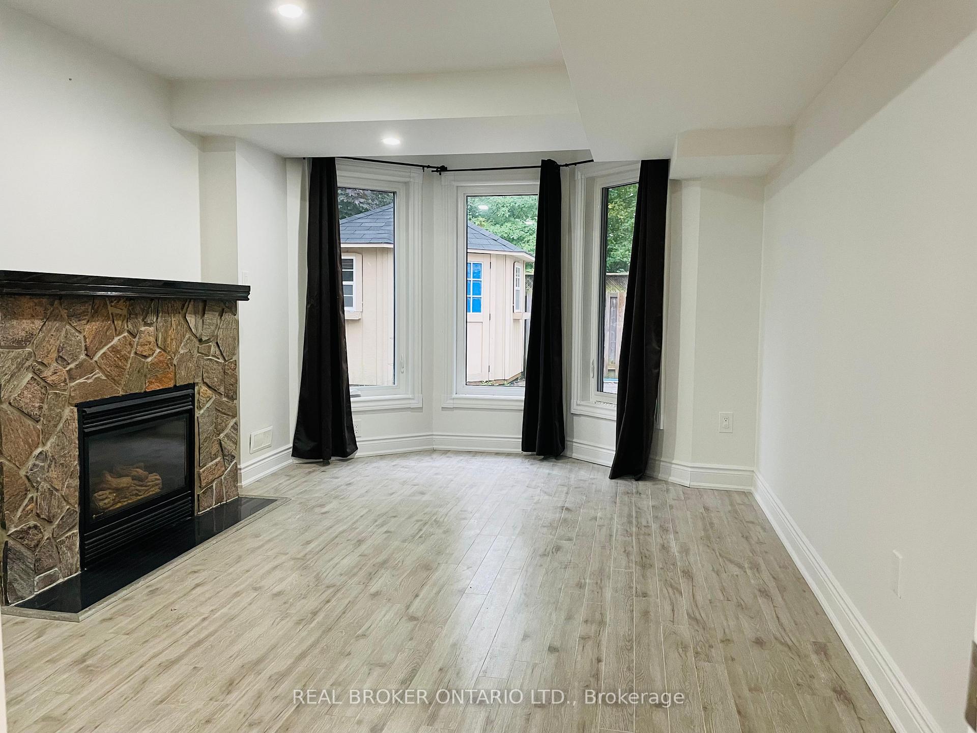 Photo 15 of 27 Forestgrove Circle, Brampton, Heart Lake East — HOMEH