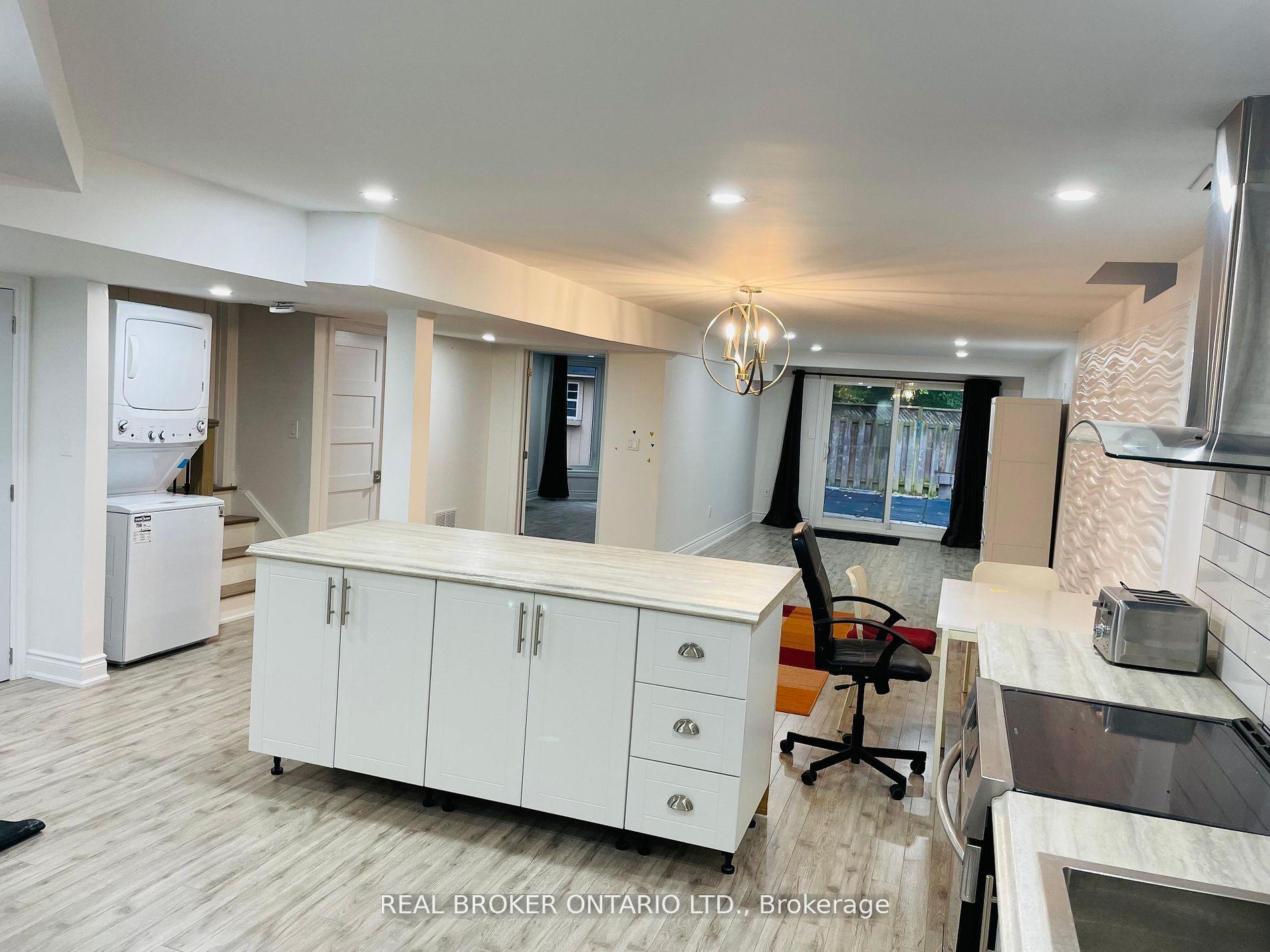 Photo 14 of 27 Forestgrove Circle, Brampton, Heart Lake East — HOMEH