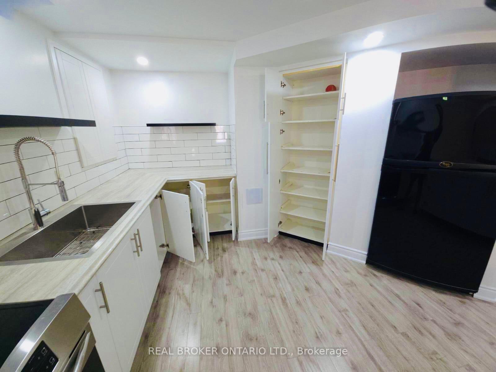 Photo 16 of 27 Forestgrove Circle, Brampton, Heart Lake East — HOMEH