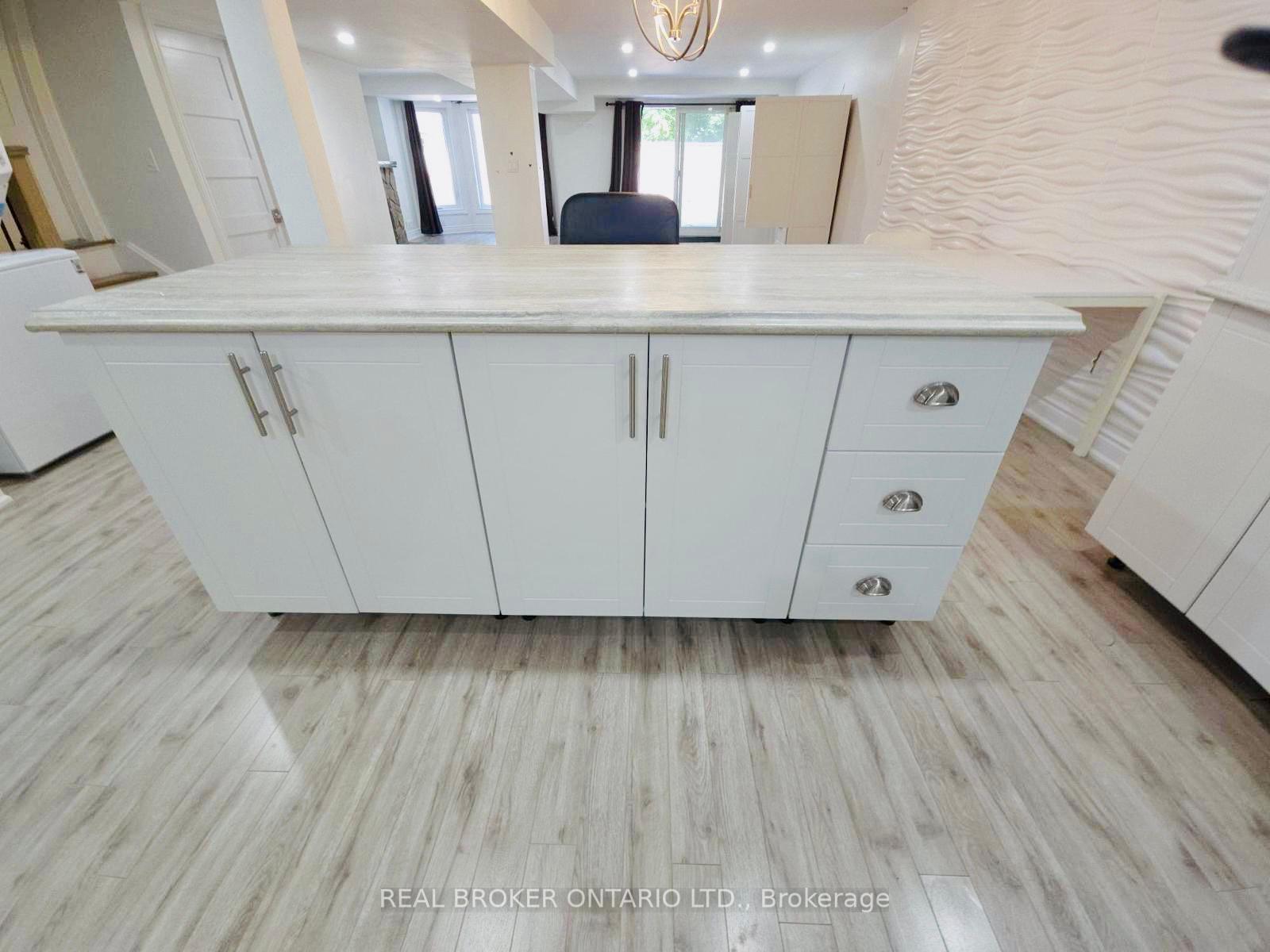 Photo 11 of 27 Forestgrove Circle, Brampton, Heart Lake East — HOMEH