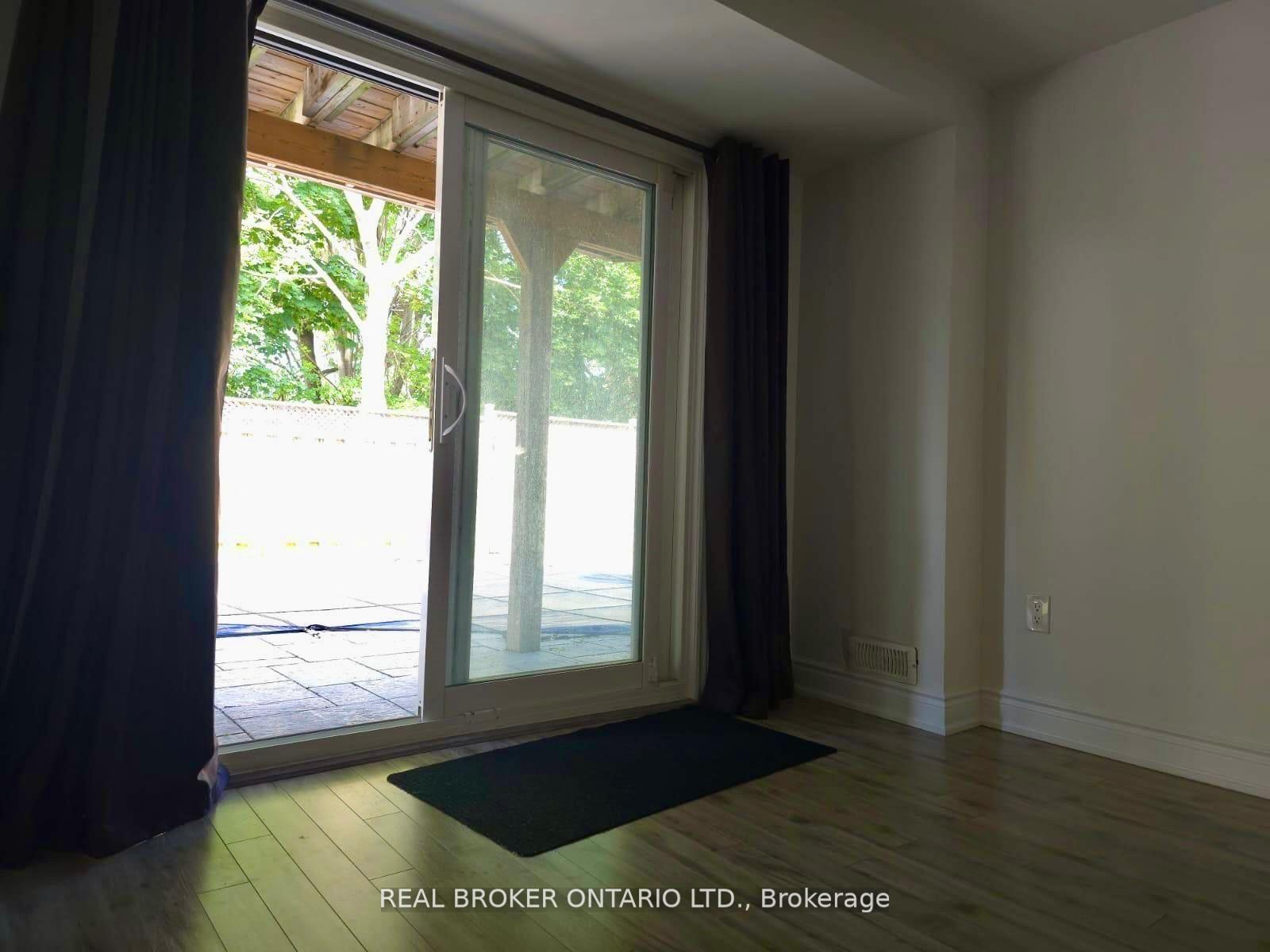 Photo 9 of 27 Forestgrove Circle, Brampton, Heart Lake East — HOMEH