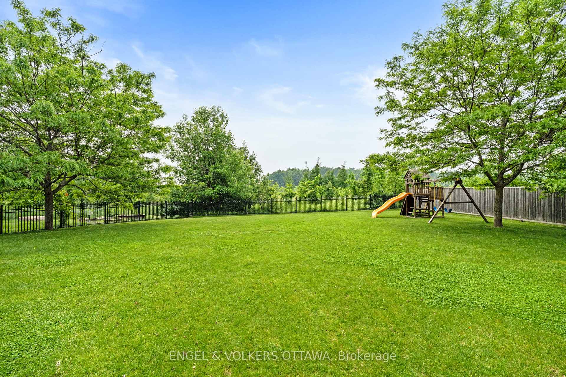Photo 3 of 164 Chenoa Way, Ottawa, Barrhaven - Stonebridge — HOMEH