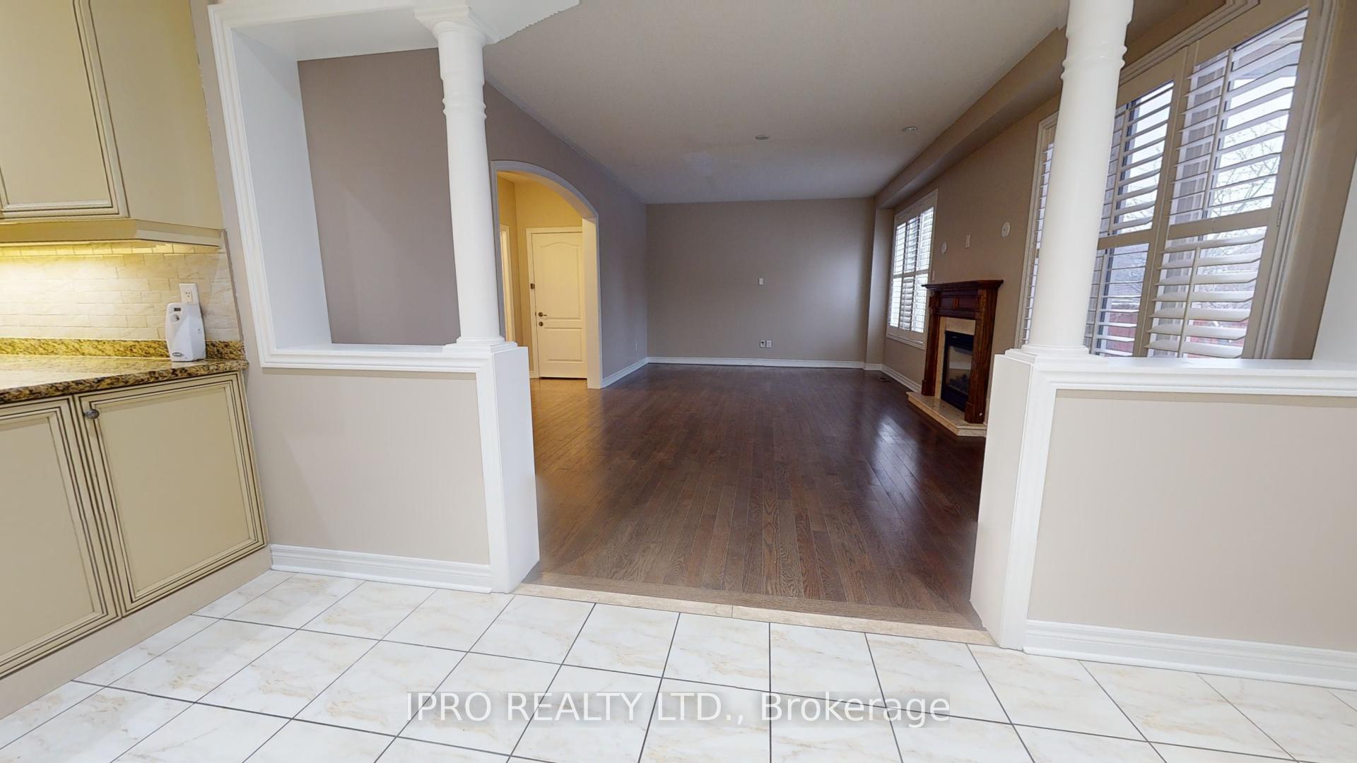 Photo 6 of 32 Bainsville Circle, Brampton, Bram East — HOMEH