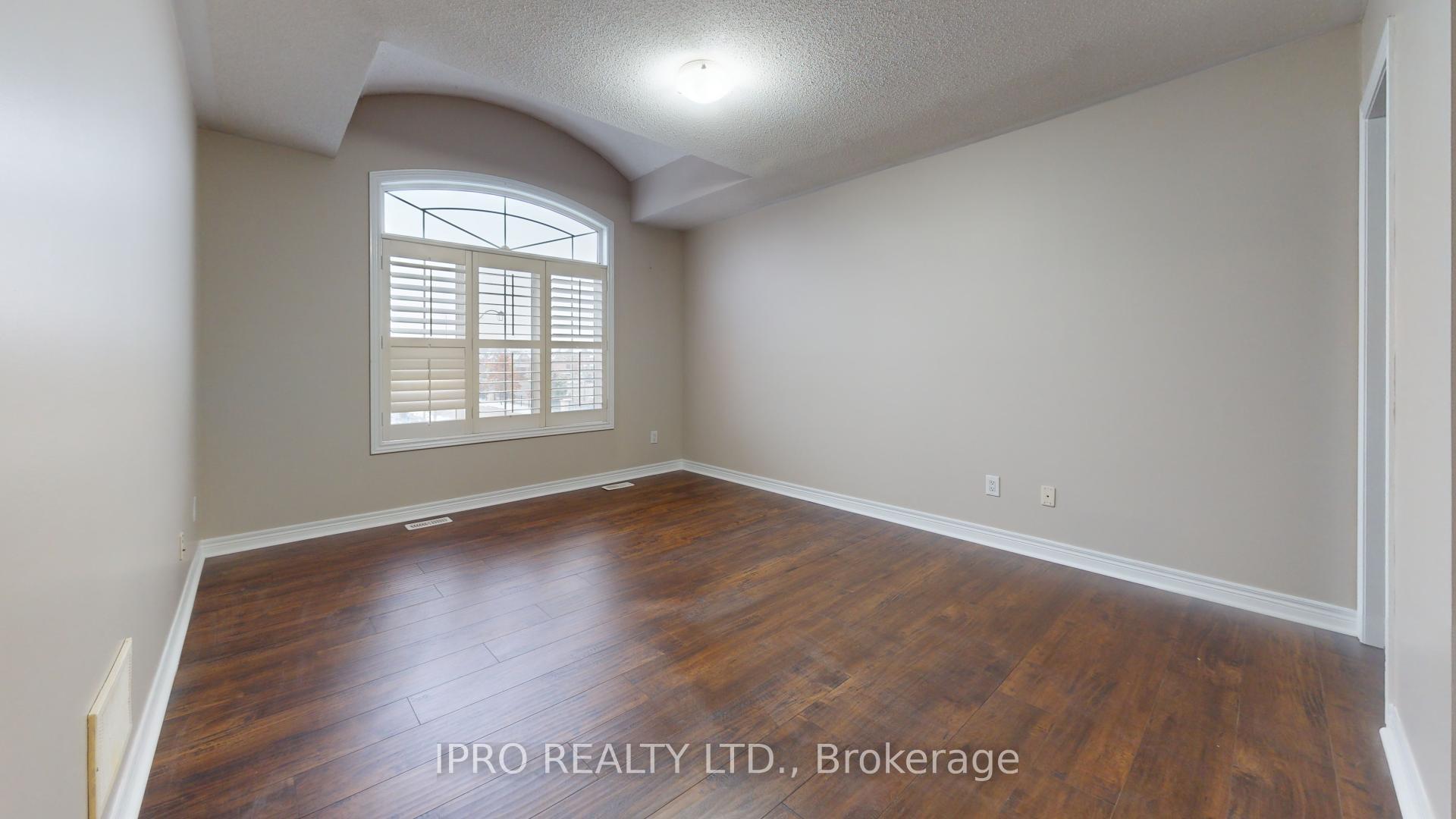 Photo 10 of 32 Bainsville Circle, Brampton, Bram East — HOMEH