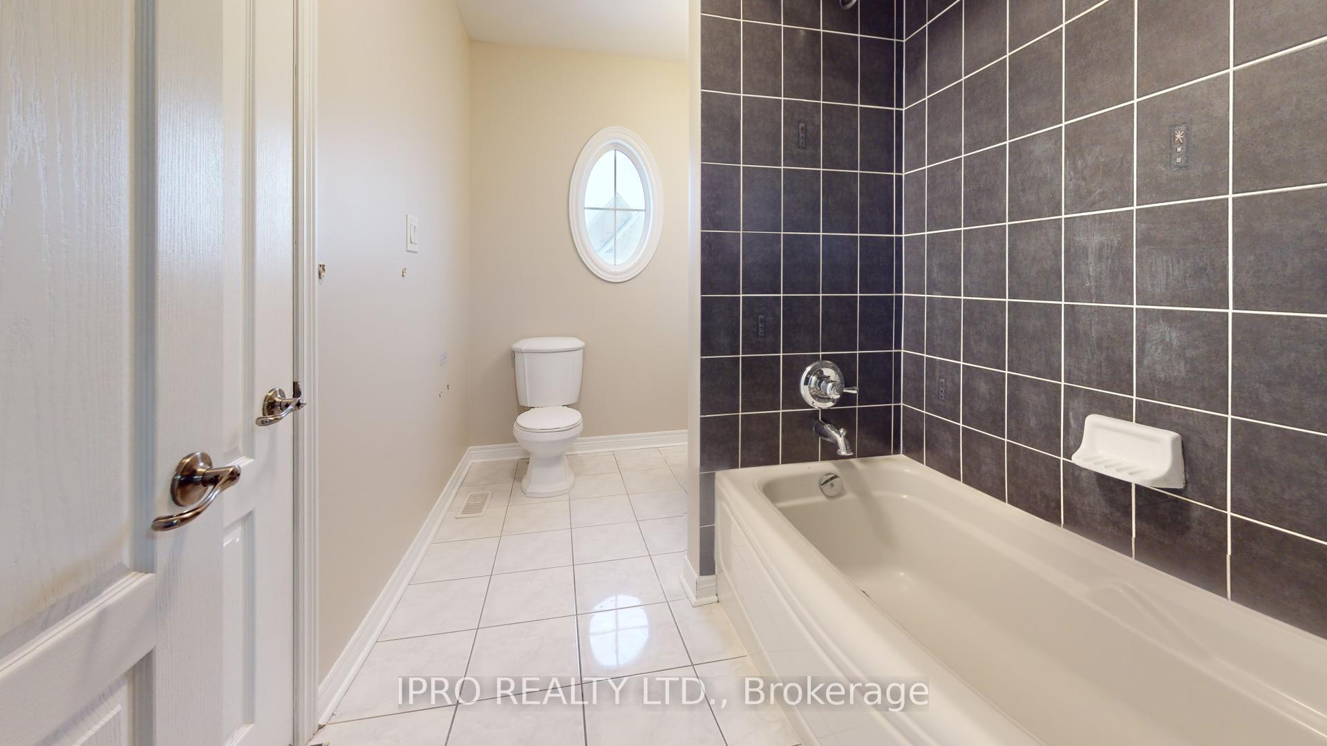 Photo 12 of 32 Bainsville Circle, Brampton, Bram East — HOMEH