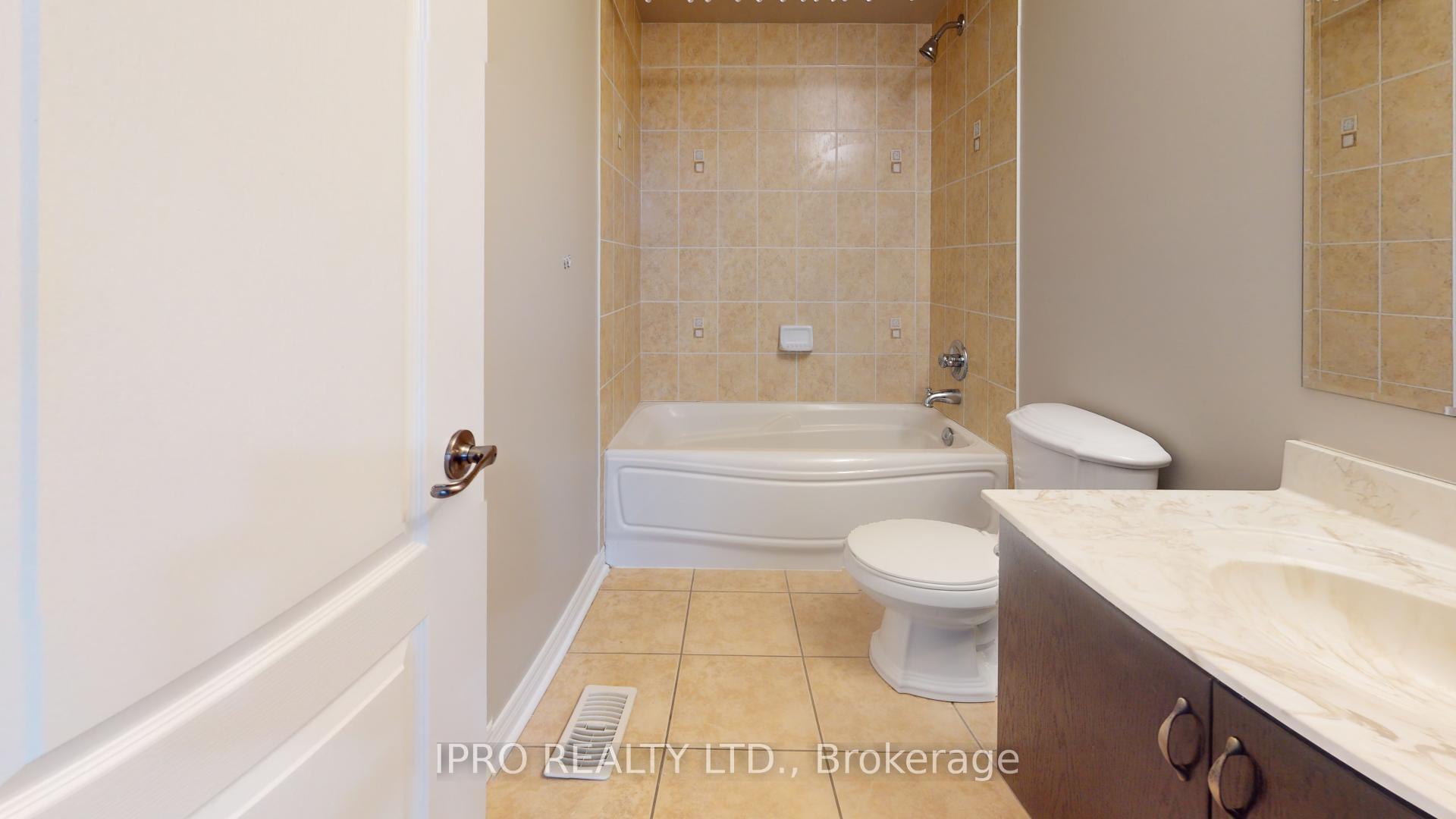 Photo 15 of 32 Bainsville Circle, Brampton, Bram East — HOMEH