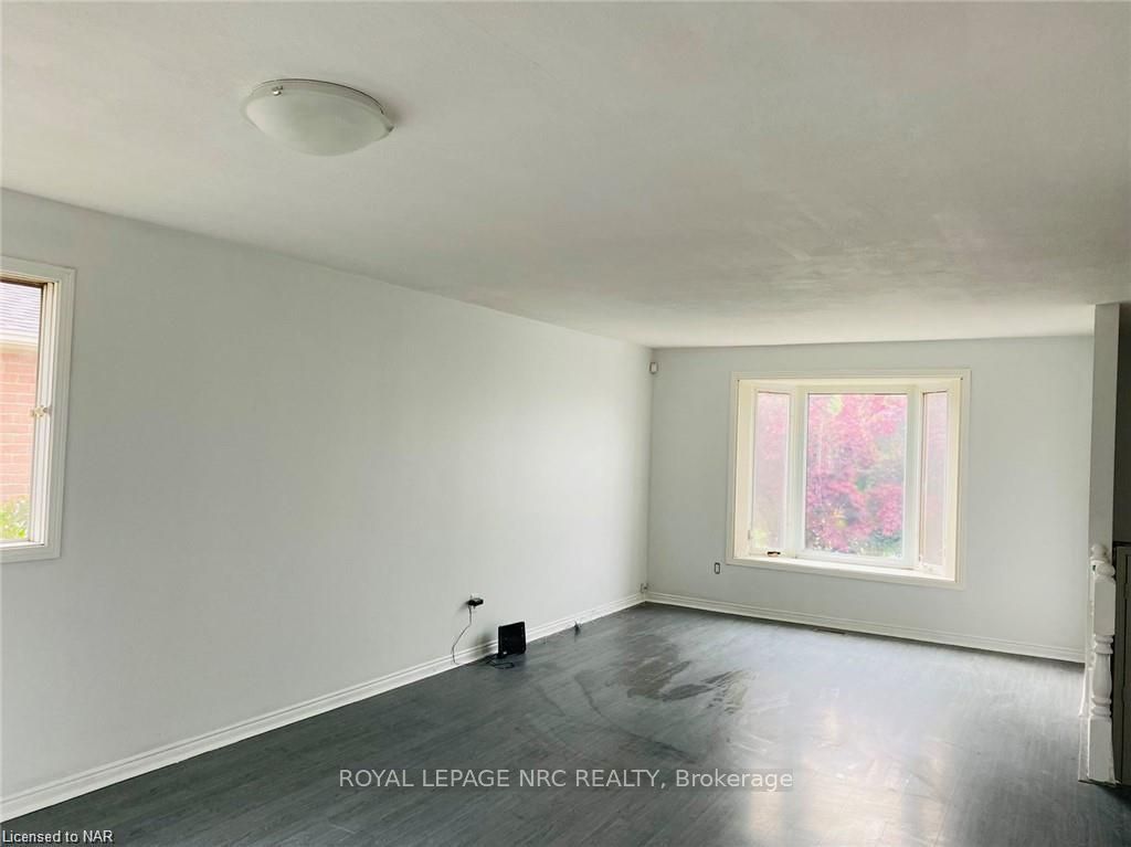Photo 2 of Unit upper, 171 Woodrow Street, St. Catharines, Secord Woods — HOMEH