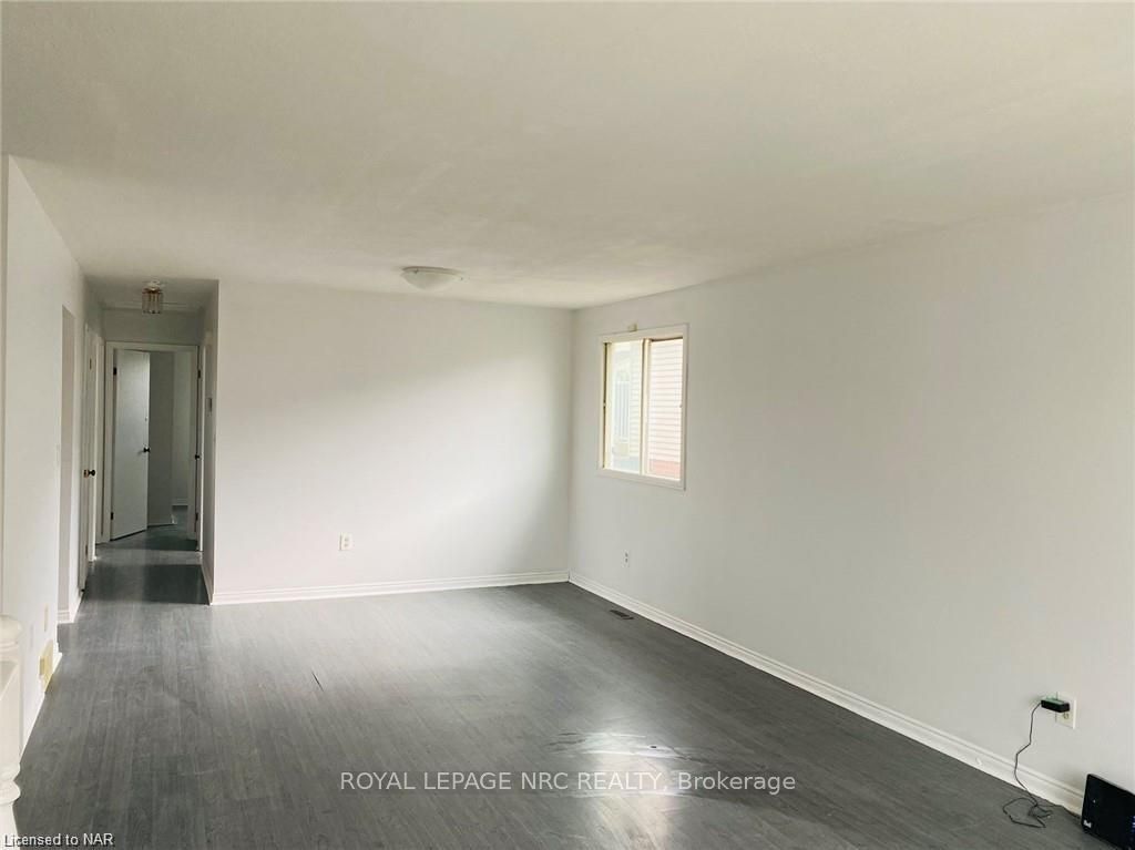 Photo 3 of Unit upper, 171 Woodrow Street, St. Catharines, Secord Woods — HOMEH