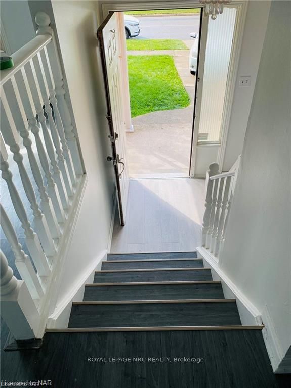 Photo 10 of Unit upper, 171 Woodrow Street, St. Catharines, Secord Woods — HOMEH