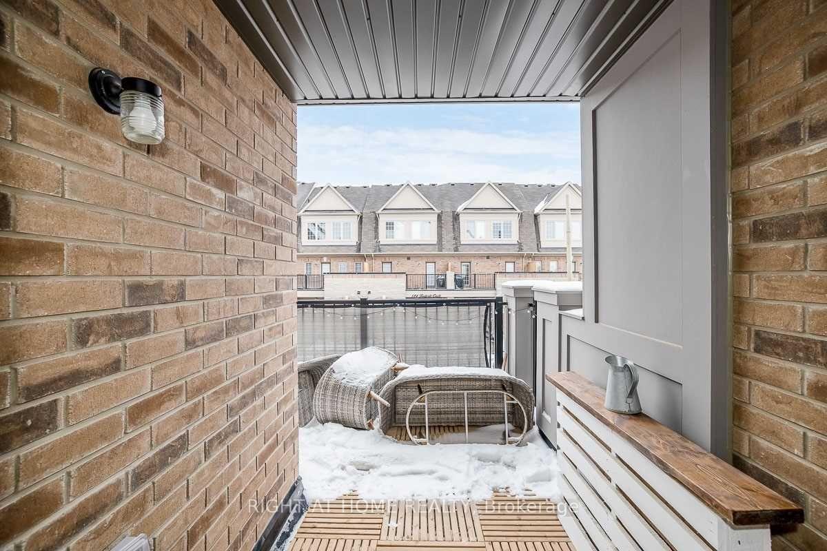 Photo 12 of 113 Fruitvale Circle, Brampton, Northwest Brampton — HOMEH