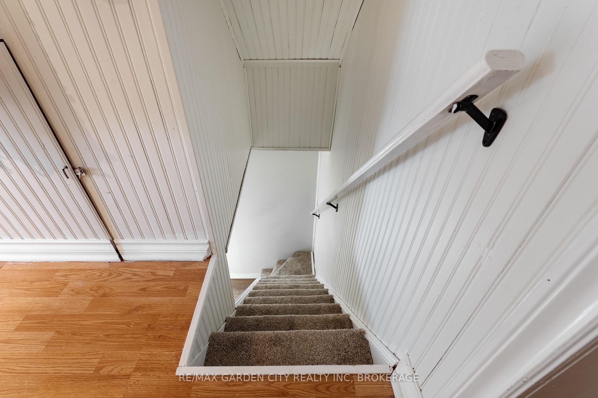 Photo 15 of 28 Elberta Street, St. Catharines, Facer — HOMEH