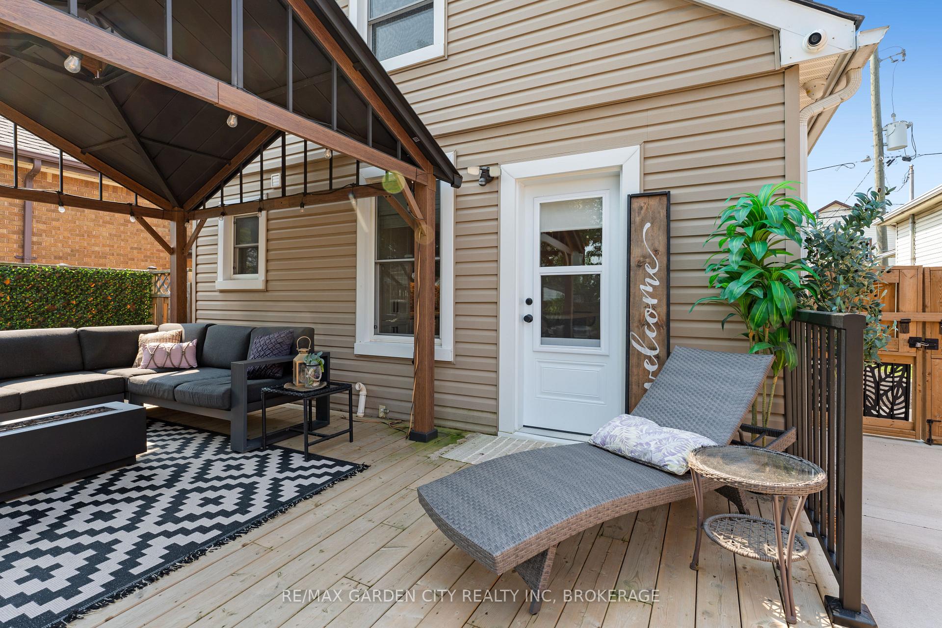 Photo 19 of 28 Elberta Street, St. Catharines, Facer — HOMEH