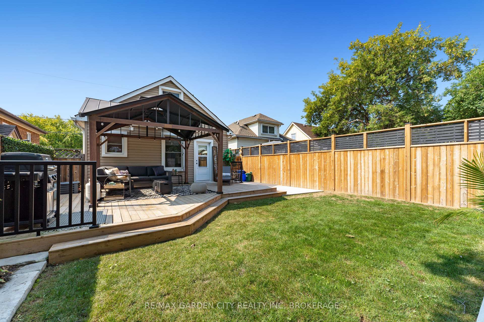 Photo 25 of 28 Elberta Street, St. Catharines, Facer — HOMEH