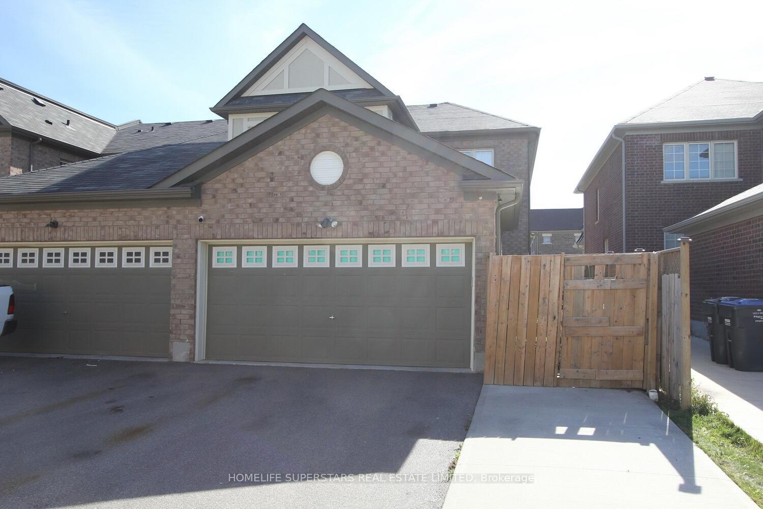 Photo 2 of 80 Saint Dennis Road, Brampton, Sandringham-Wellington North — HOMEH