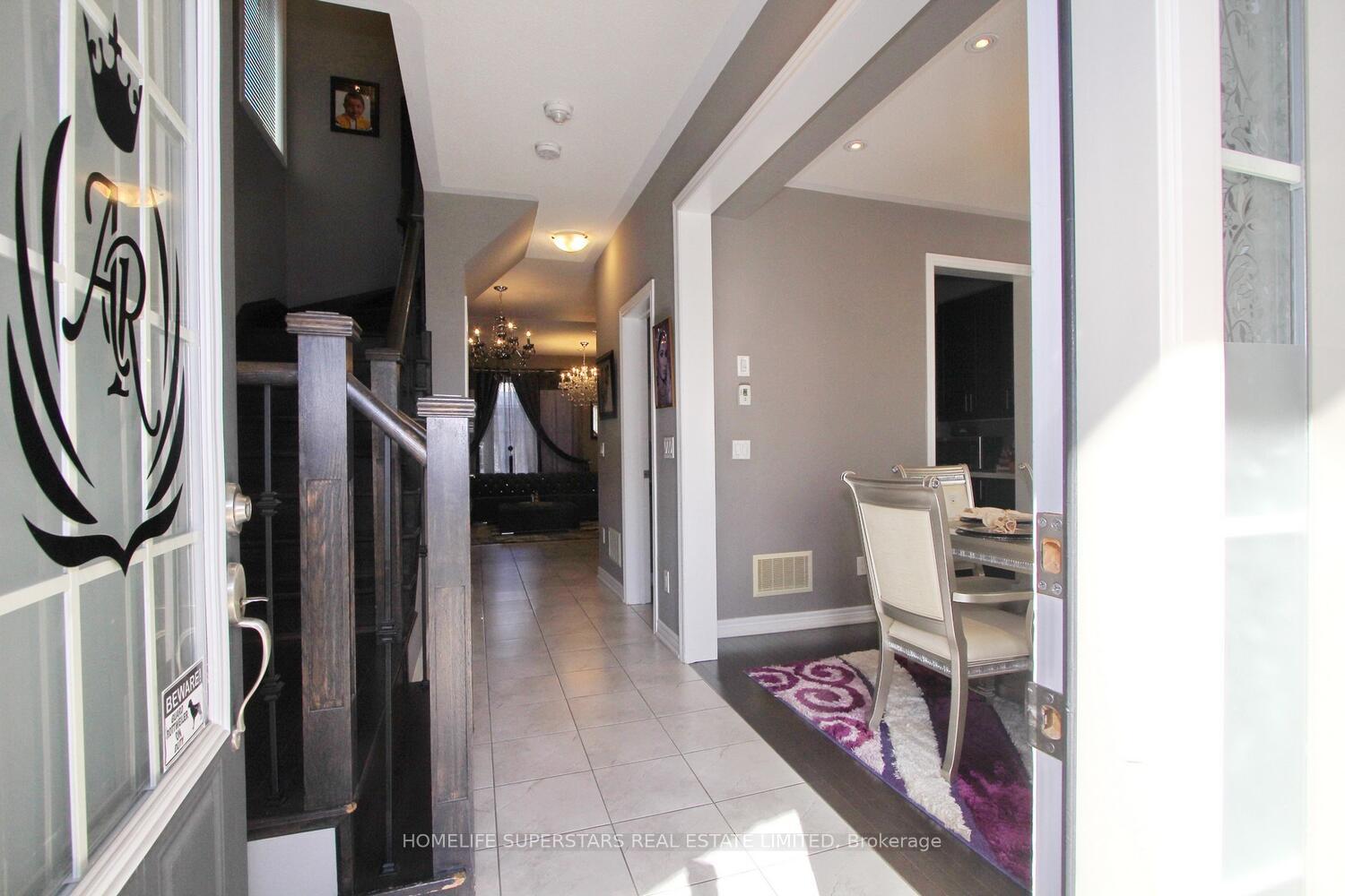 Photo 3 of 80 Saint Dennis Road, Brampton, Sandringham-Wellington North — HOMEH