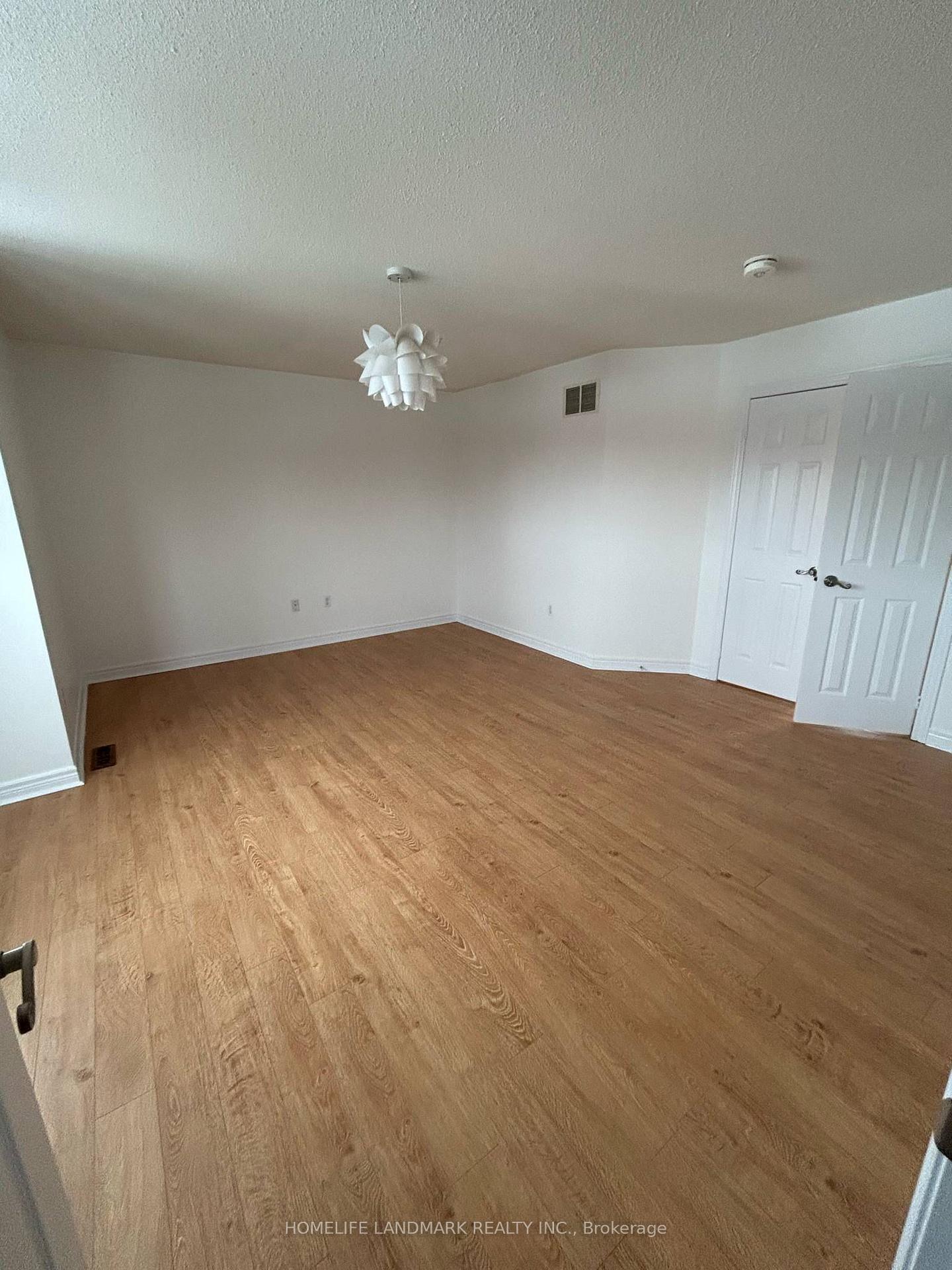 Photo 7 of 23 Heartview Road, Brampton, Sandringham-Wellington — HOMEH