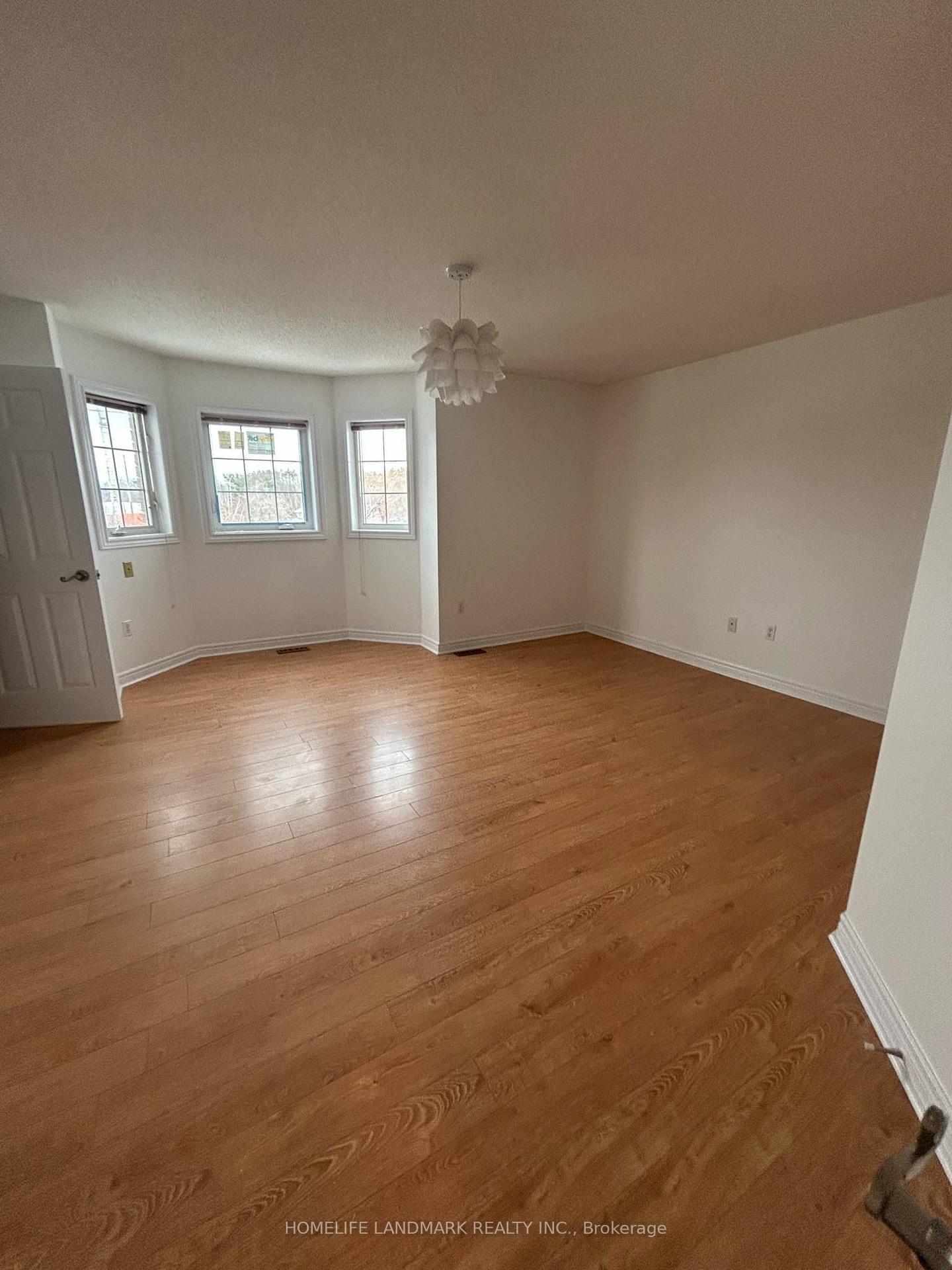 Photo 10 of 23 Heartview Road, Brampton, Sandringham-Wellington — HOMEH