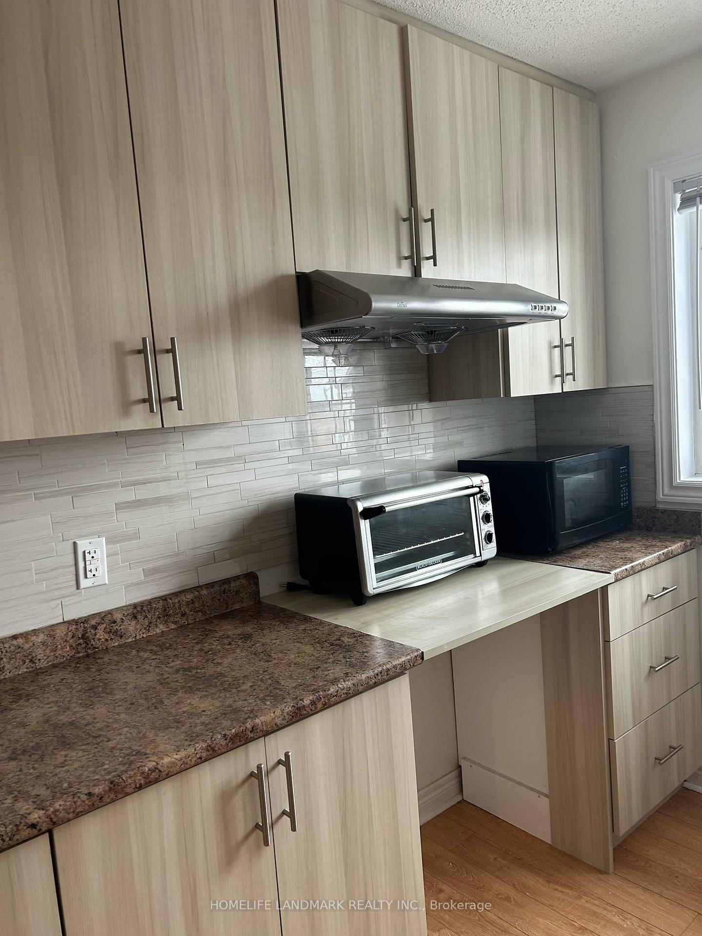 Photo 18 of 23 Heartview Road, Brampton, Sandringham-Wellington — HOMEH