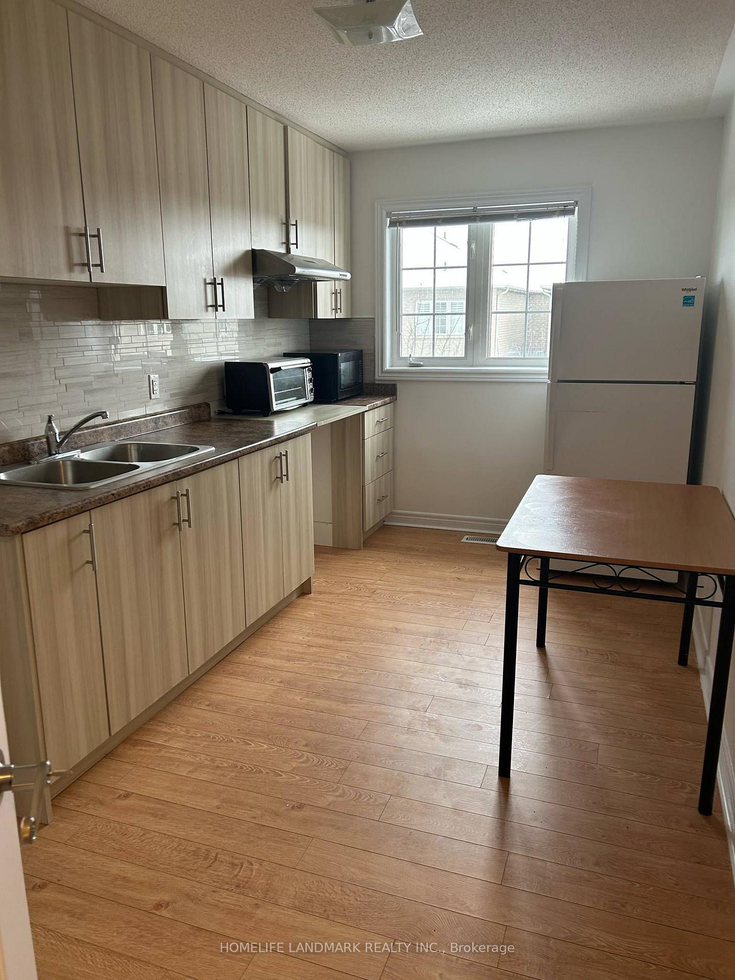 Photo 19 of 23 Heartview Road, Brampton, Sandringham-Wellington — HOMEH