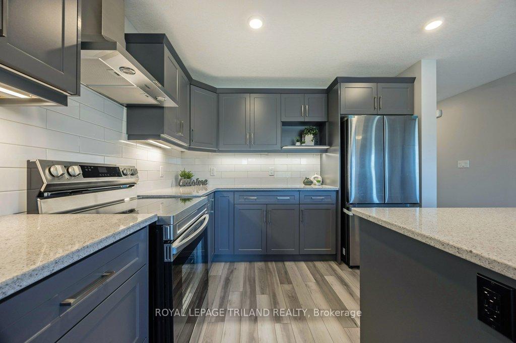 Photo 13 of 107 Empire Parkway, St. Thomas — HOMEH