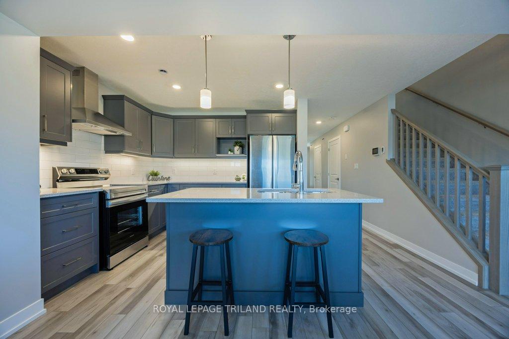 Photo 14 of 107 Empire Parkway, St. Thomas — HOMEH