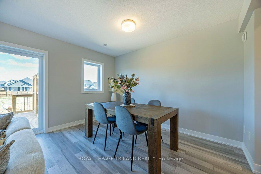 Photo 16 of 107 Empire Parkway, St. Thomas — HOMEH