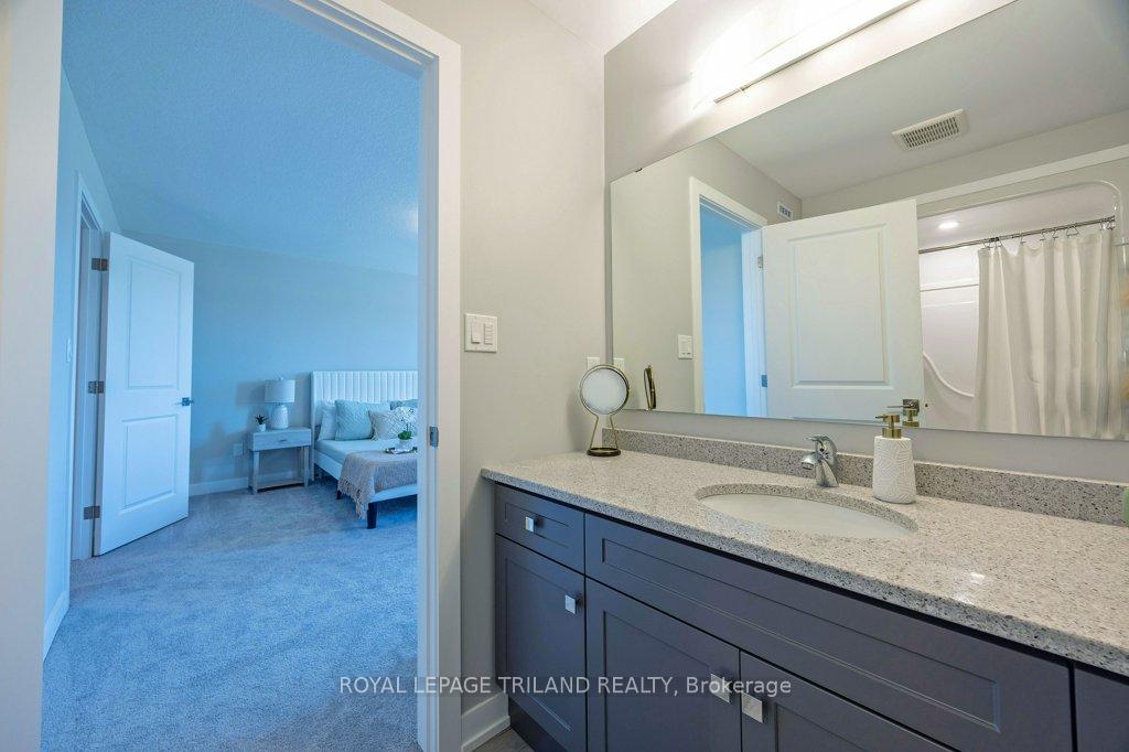 Photo 23 of 107 Empire Parkway, St. Thomas — HOMEH