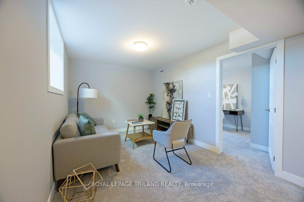 Photo 35 of 107 Empire Parkway, St. Thomas — HOMEH