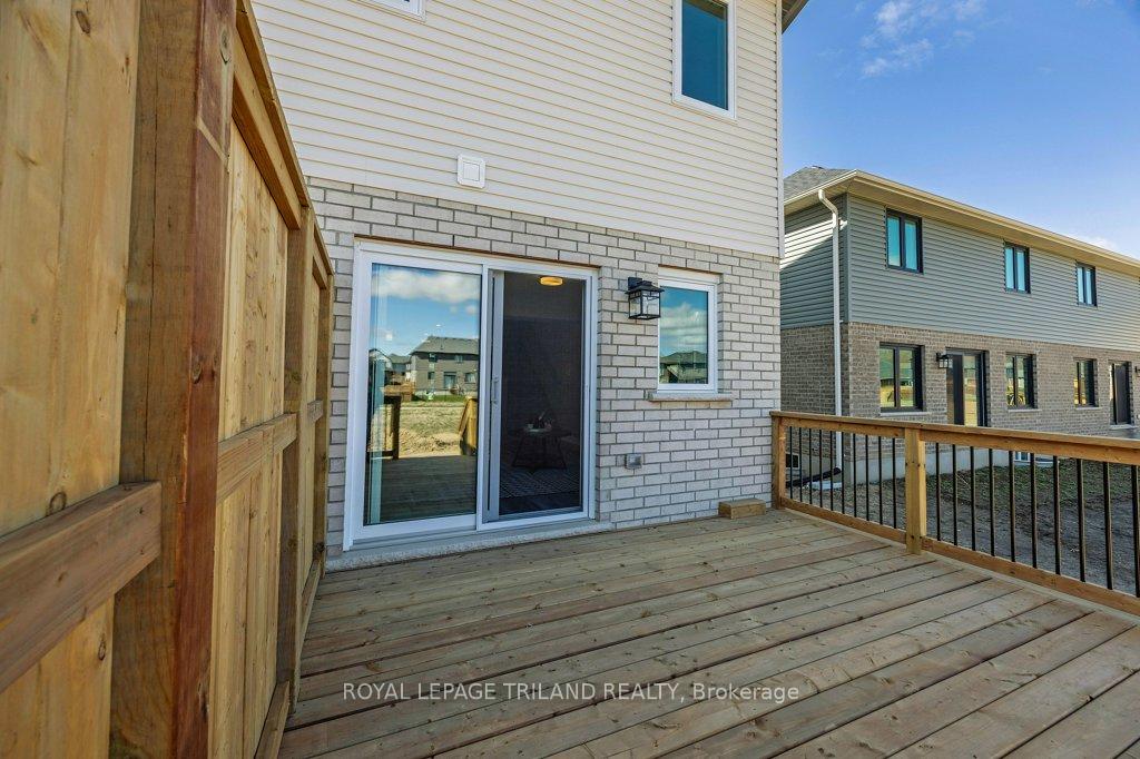 Photo 43 of 107 Empire Parkway, St. Thomas — HOMEH