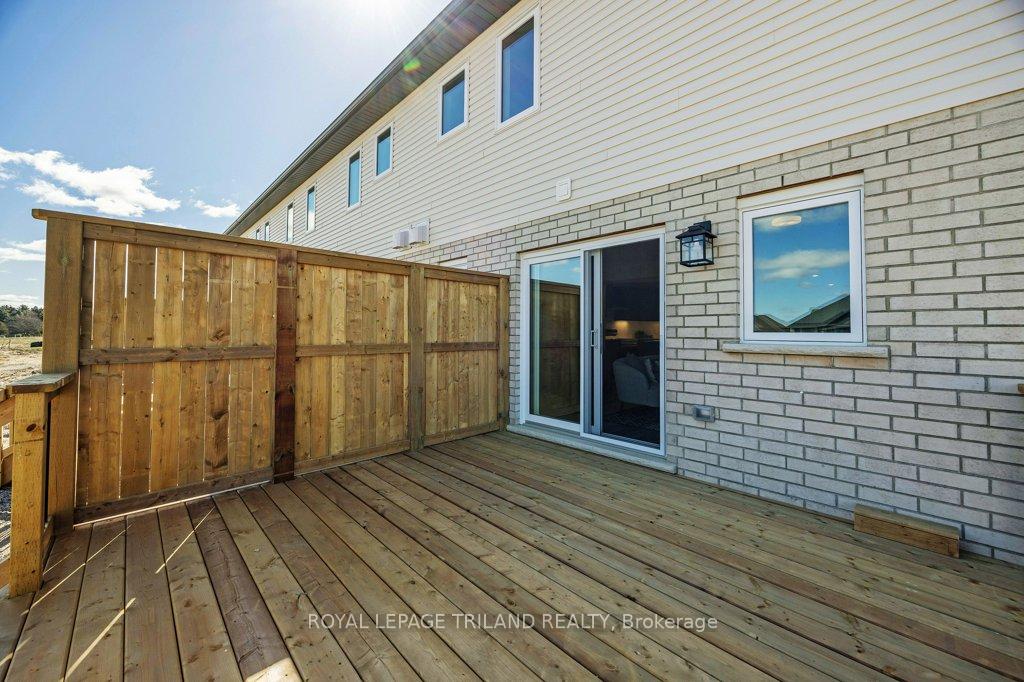 Photo 44 of 107 Empire Parkway, St. Thomas — HOMEH