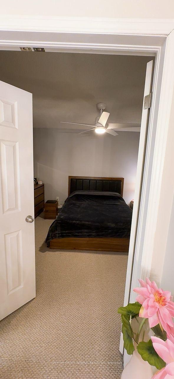 Photo 5 of 32 Middlemiss Crescent, Cambridge — HOMEH