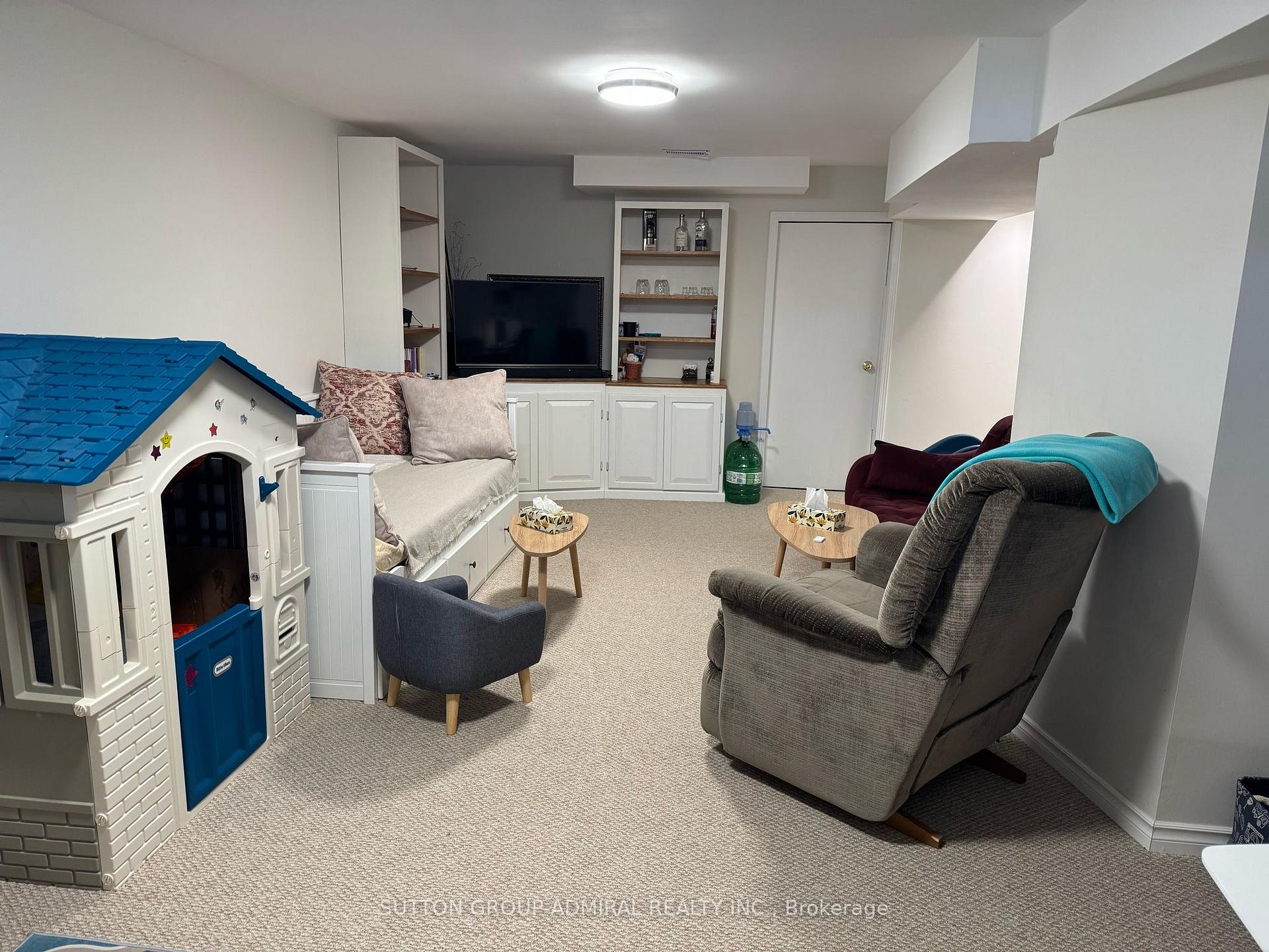 Photo 8 of 32 Middlemiss Crescent, Cambridge — HOMEH