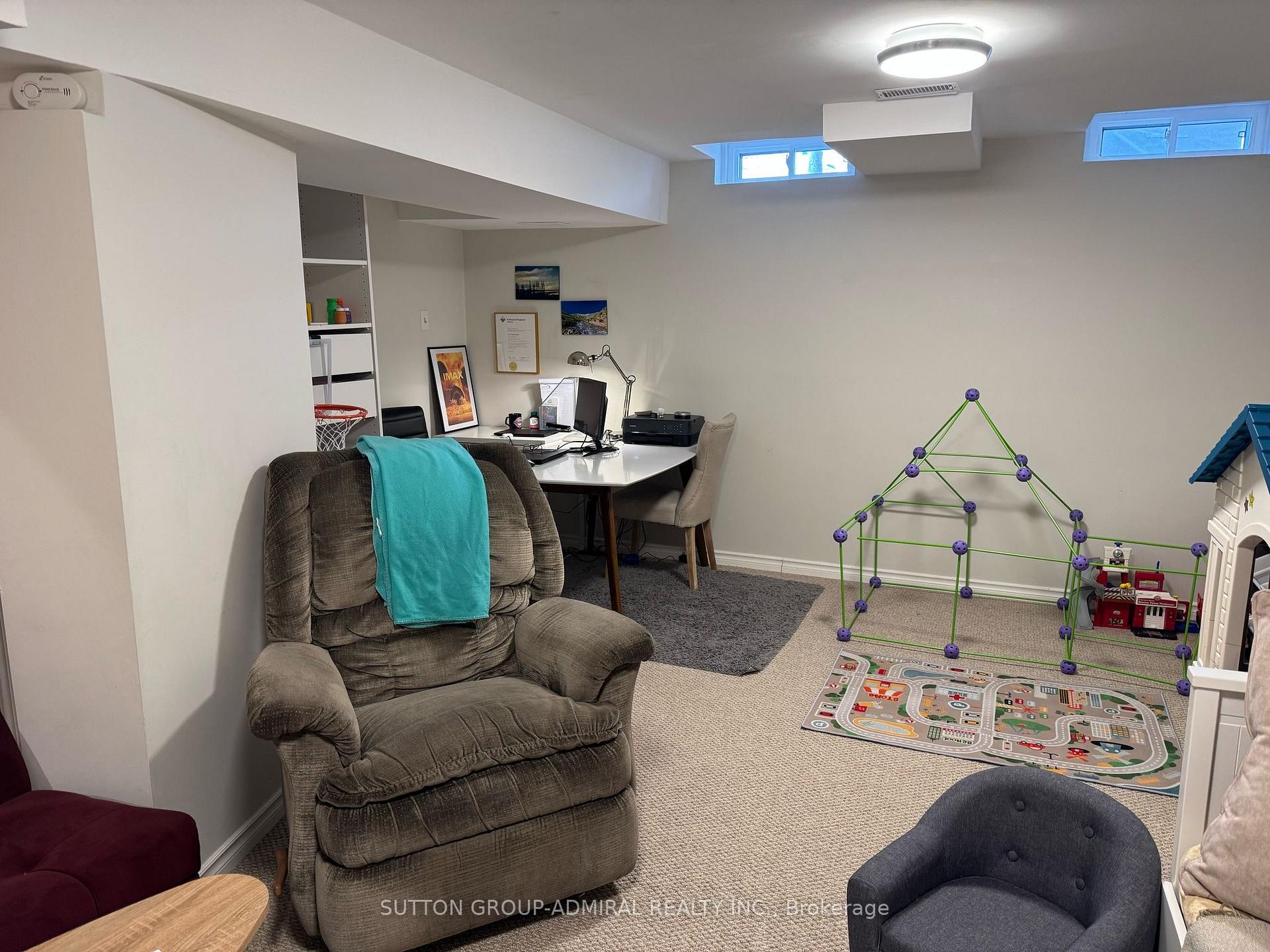 Photo 10 of 32 Middlemiss Crescent, Cambridge — HOMEH