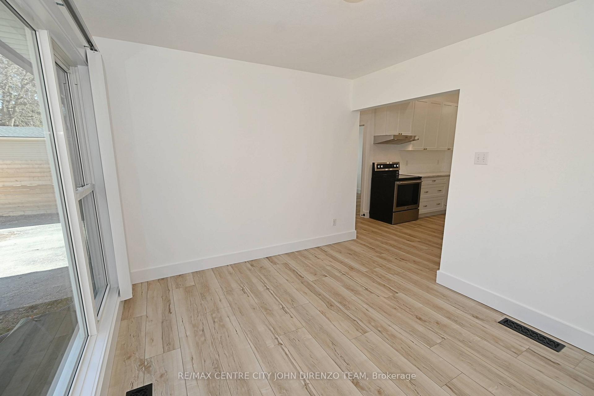 Photo 8 of 87 Gladstone Avenue, St. Thomas — HOMEH
