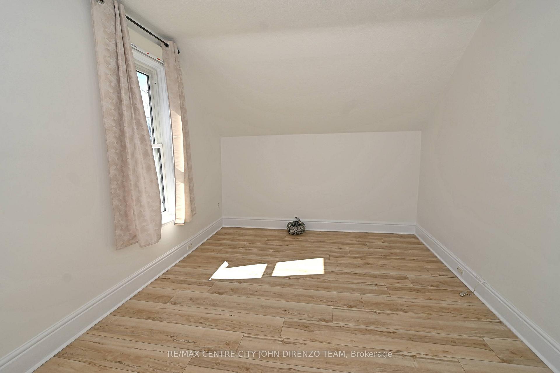 Photo 24 of 87 Gladstone Avenue, St. Thomas — HOMEH