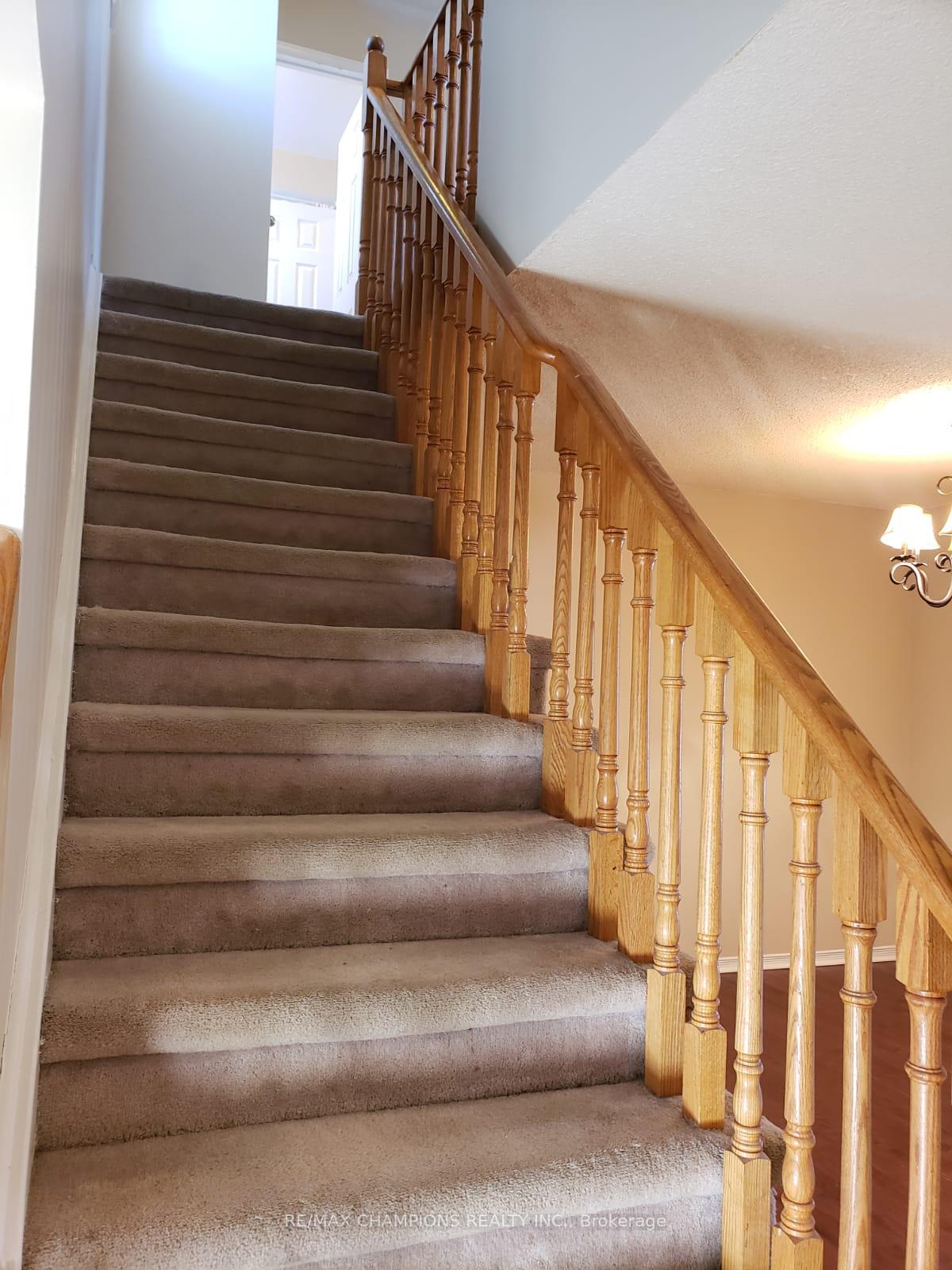 Photo 18 of 86 Shady Pine Circle, Brampton, Sandringham-Wellington — HOMEH
