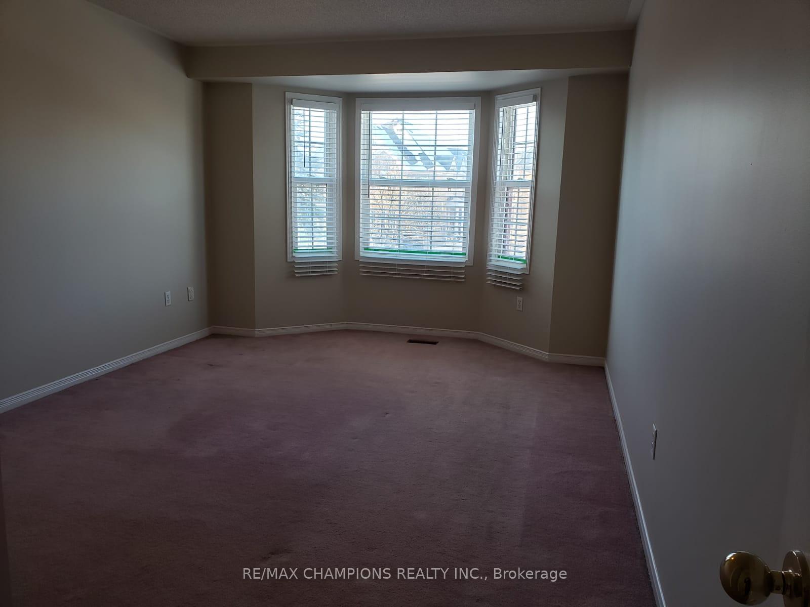 Photo 21 of 86 Shady Pine Circle, Brampton, Sandringham-Wellington — HOMEH