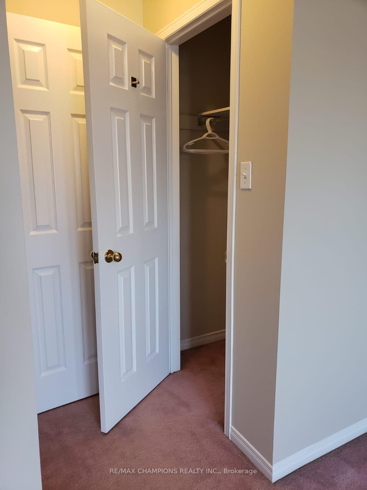 Photo 23 of 86 Shady Pine Circle, Brampton, Sandringham-Wellington — HOMEH