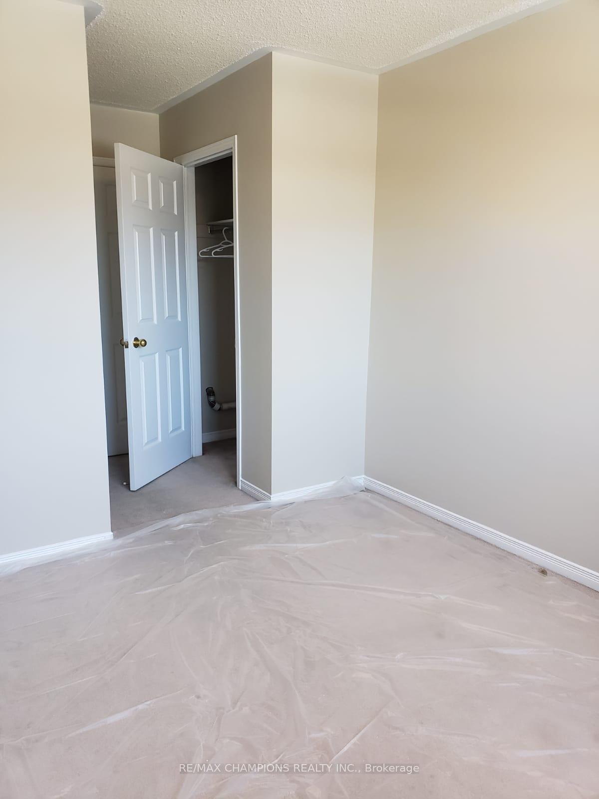 Photo 27 of 86 Shady Pine Circle, Brampton, Sandringham-Wellington — HOMEH