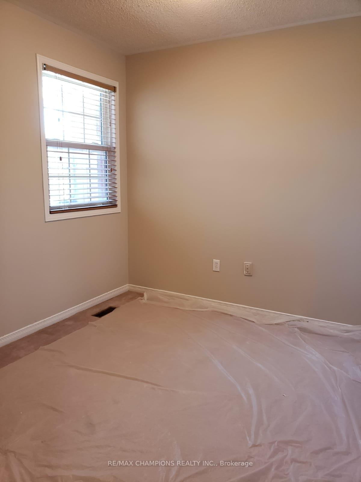 Photo 28 of 86 Shady Pine Circle, Brampton, Sandringham-Wellington — HOMEH