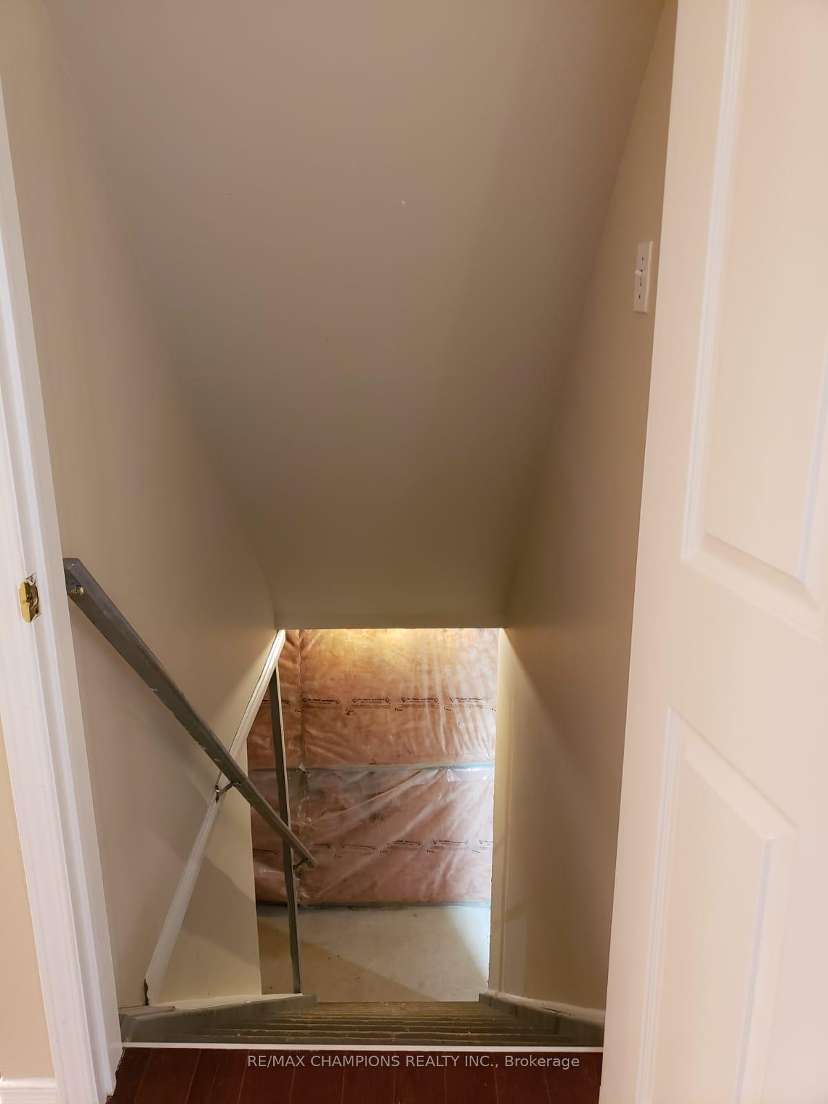 Photo 31 of 86 Shady Pine Circle, Brampton, Sandringham-Wellington — HOMEH
