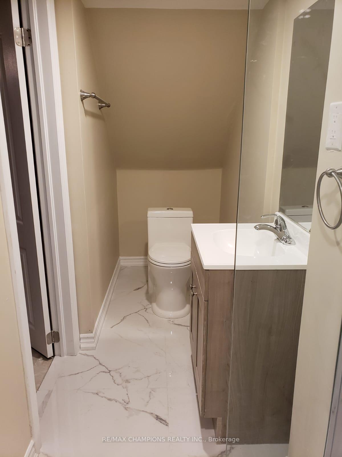 Photo 33 of 86 Shady Pine Circle, Brampton, Sandringham-Wellington — HOMEH