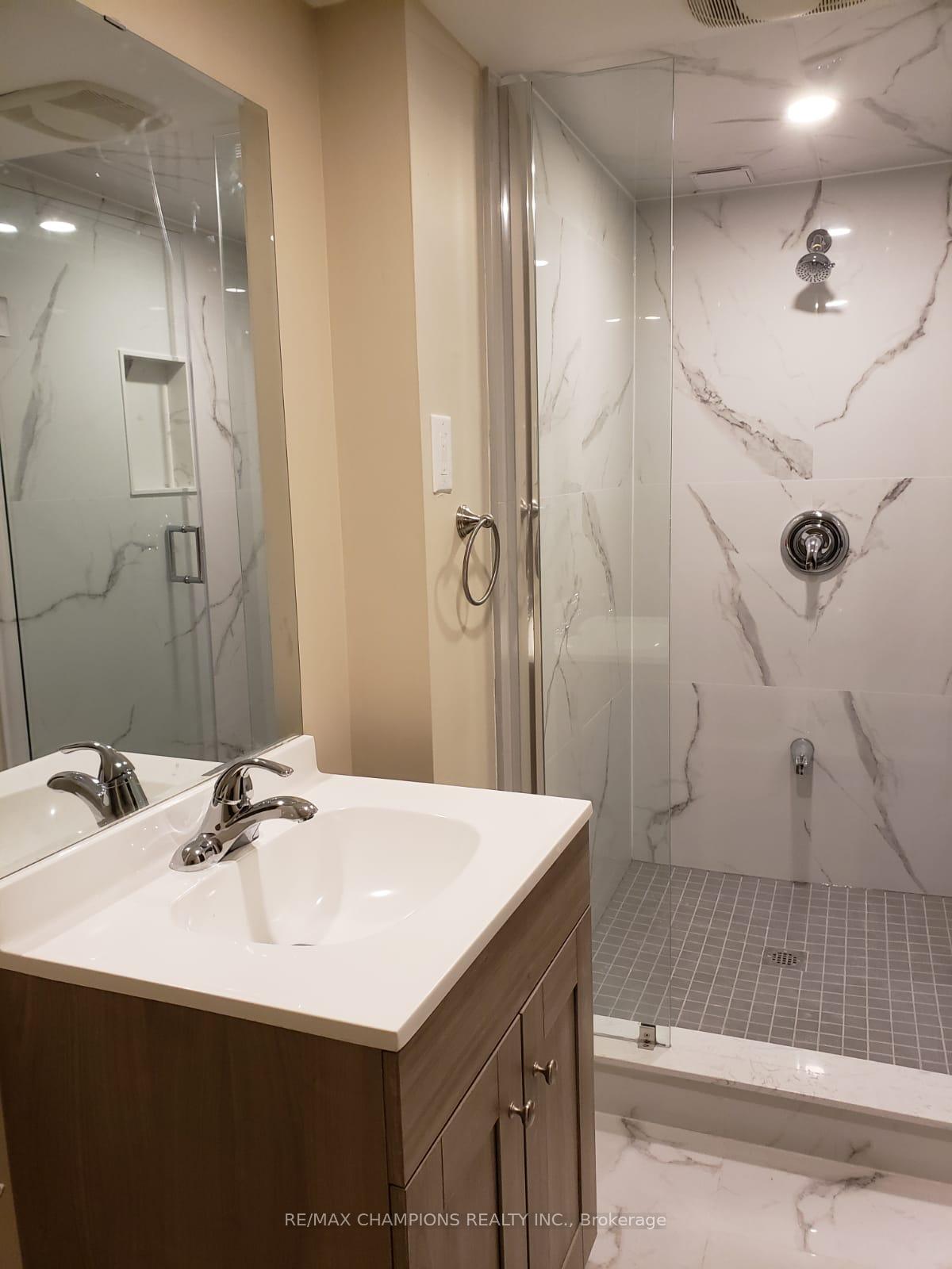 Photo 34 of 86 Shady Pine Circle, Brampton, Sandringham-Wellington — HOMEH