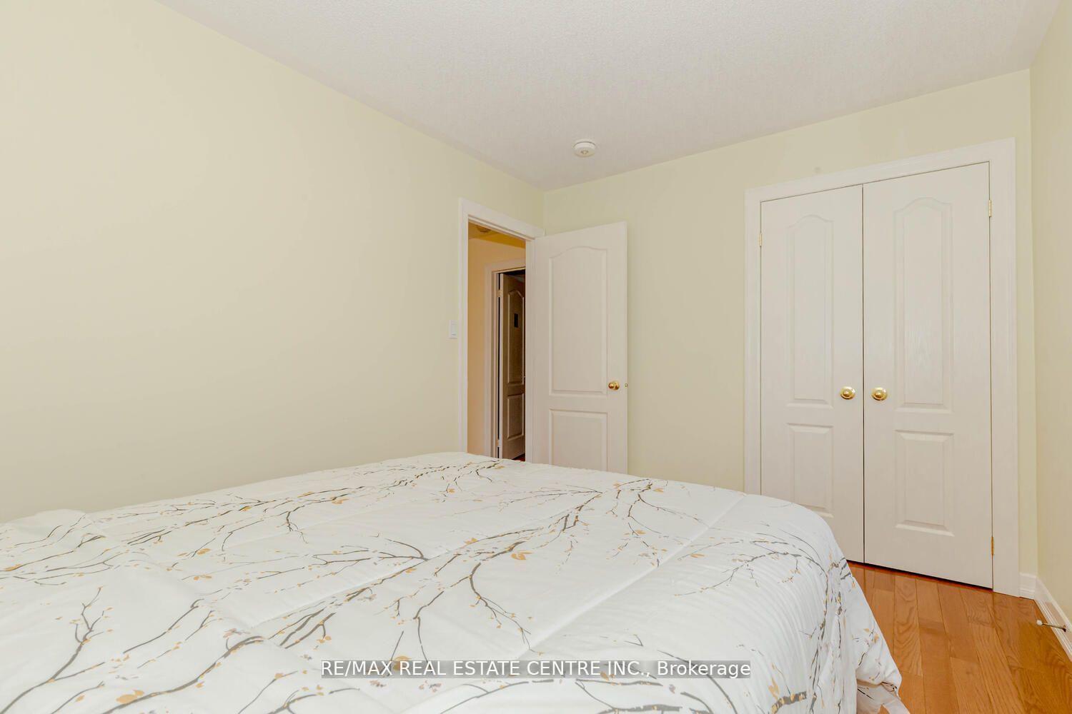 Photo 8 of 108 Williamson Drive, Brampton, Fletcher's Meadow — HOMEH