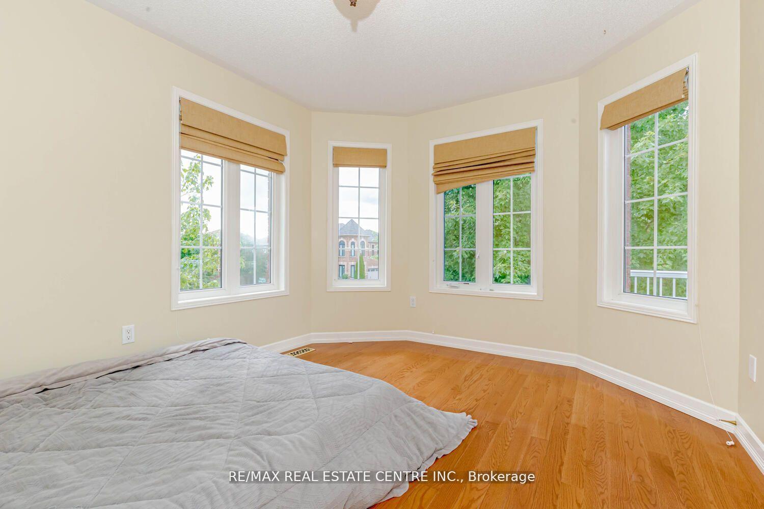 Photo 6 of 108 Williamson Drive, Brampton, Fletcher's Meadow — HOMEH