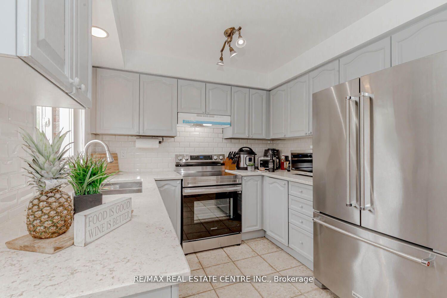 Photo 20 of 108 Williamson Drive, Brampton, Fletcher's Meadow — HOMEH