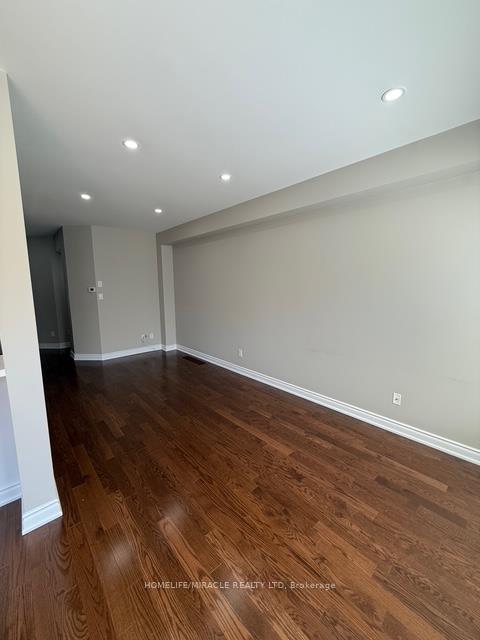 Photo 15 of 48 Pendulum Circle, Brampton, Sandringham-Wellington — HOMEH