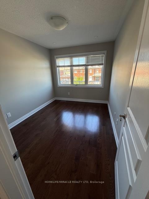 Photo 32 of 48 Pendulum Circle, Brampton, Sandringham-Wellington — HOMEH