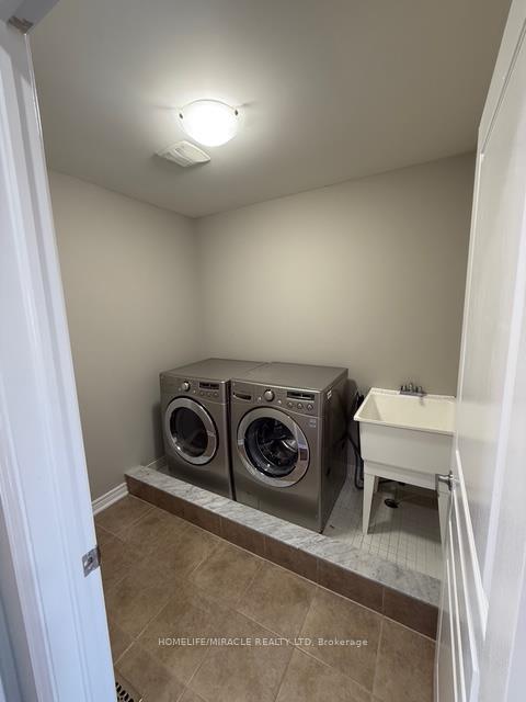 Photo 35 of 48 Pendulum Circle, Brampton, Sandringham-Wellington — HOMEH